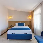 Safari Hotel