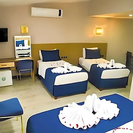 Safari Hotel 3*