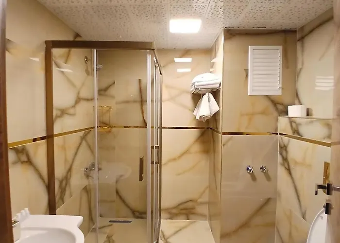 Hotel Safari 3*