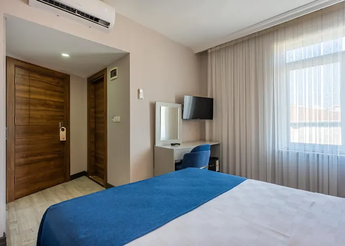 Safari Hotel
