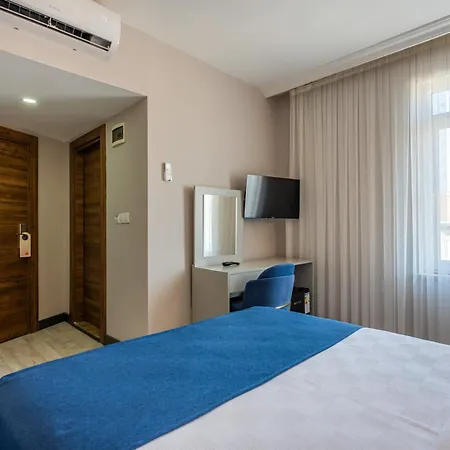 Safari Hotel
